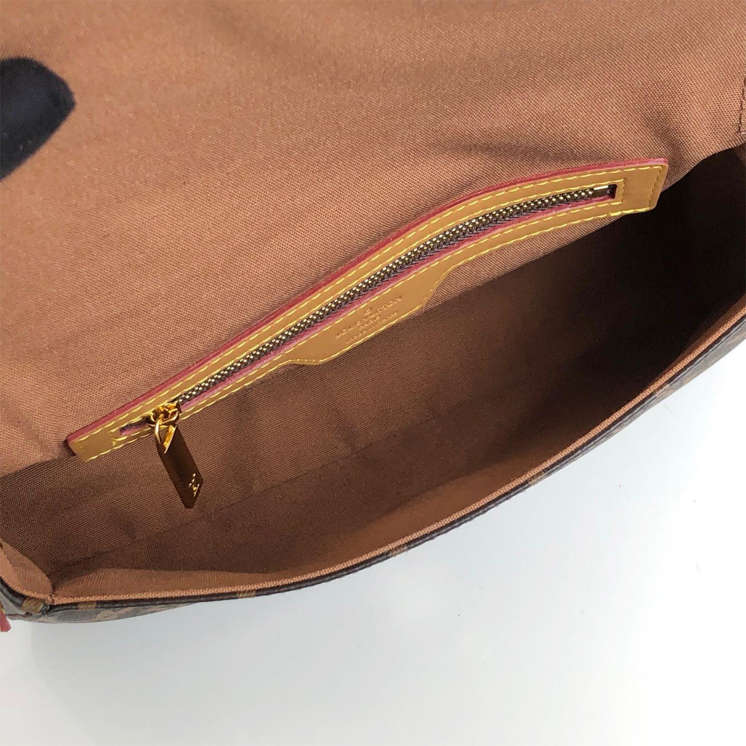 LV-Looping mm round handle shoulder bag