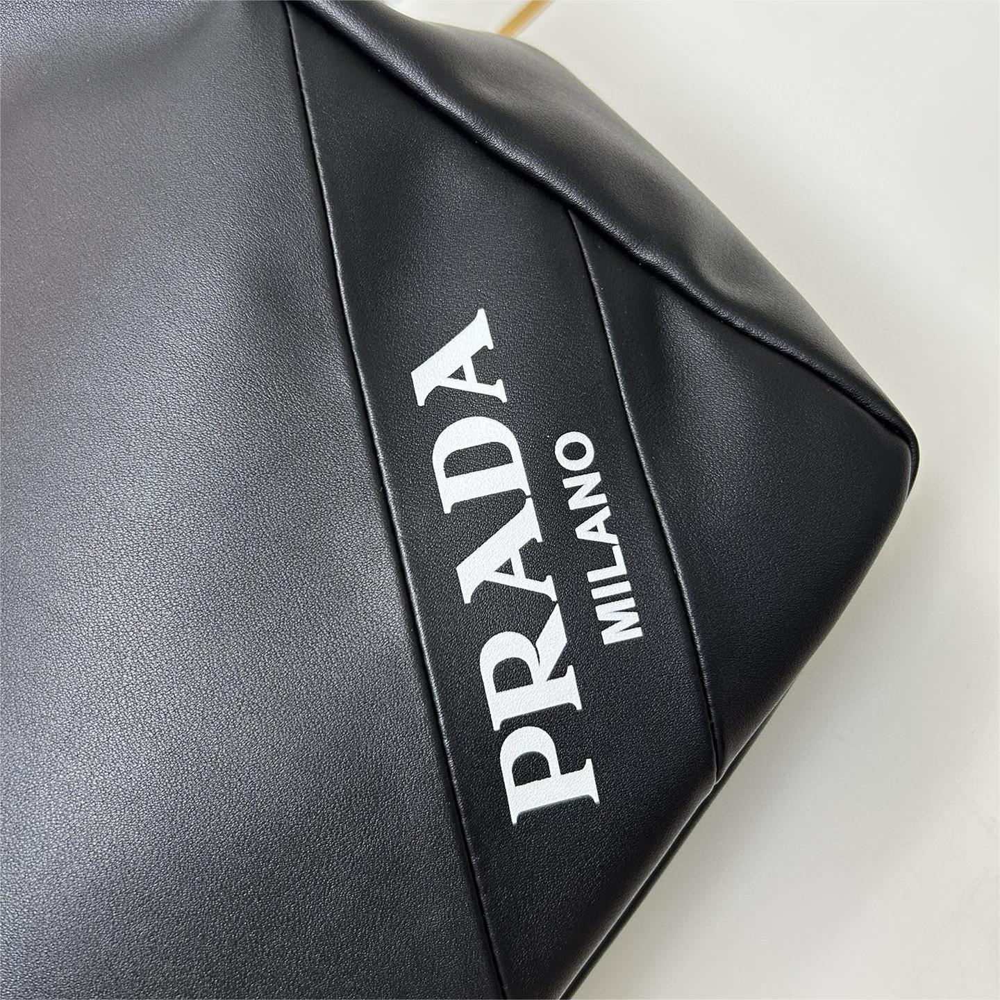 Prada-Tote shopping bag
