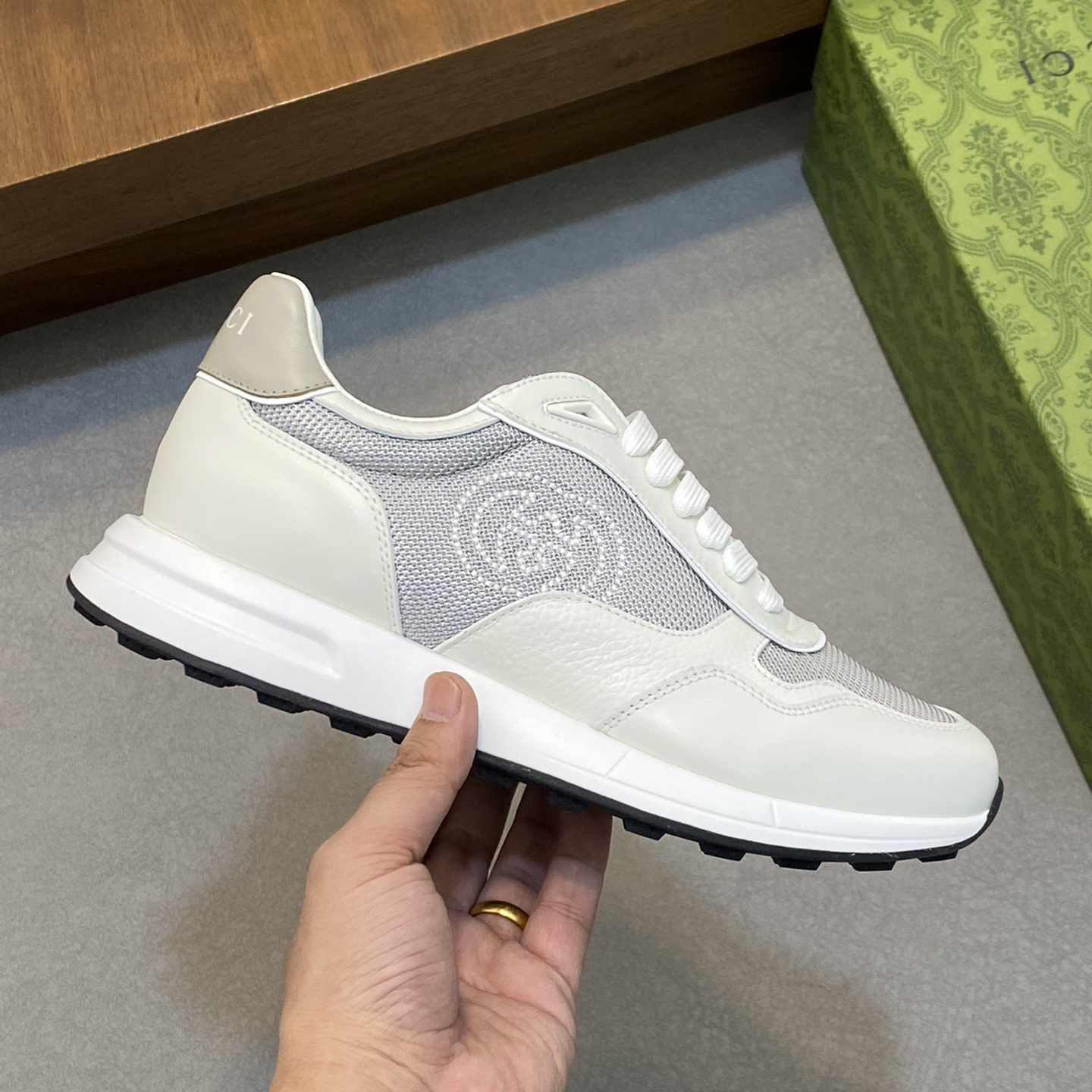 GUCCI - Cowhide Sneakers