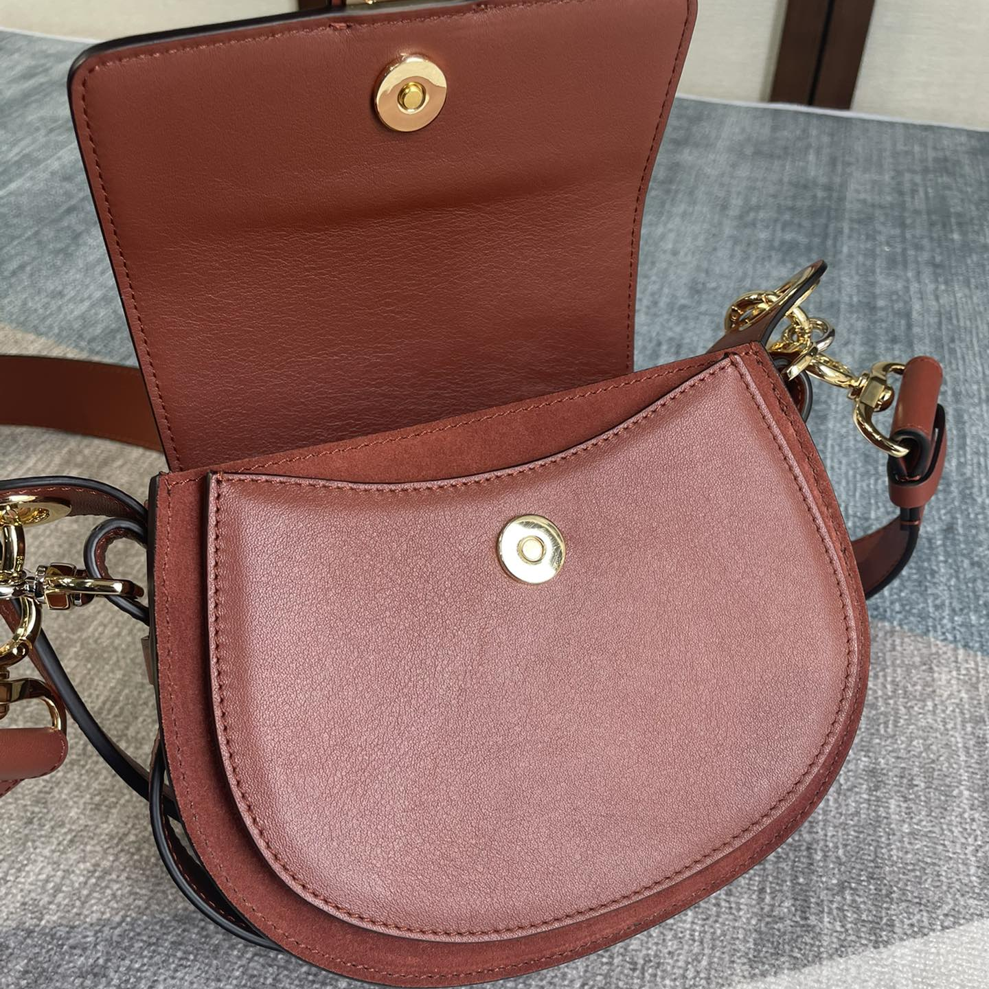 Chlo é - Tess Series Small Calf Leather Shoulder Bag Handbag