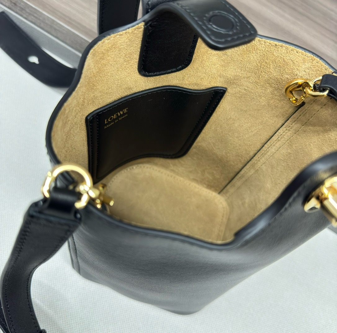 LOEWE-pebble bucket