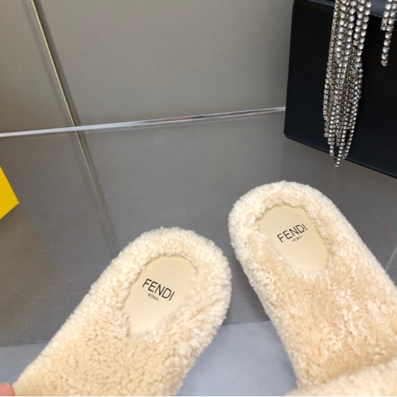 Fendi-Sheep Curly Hair Slippers