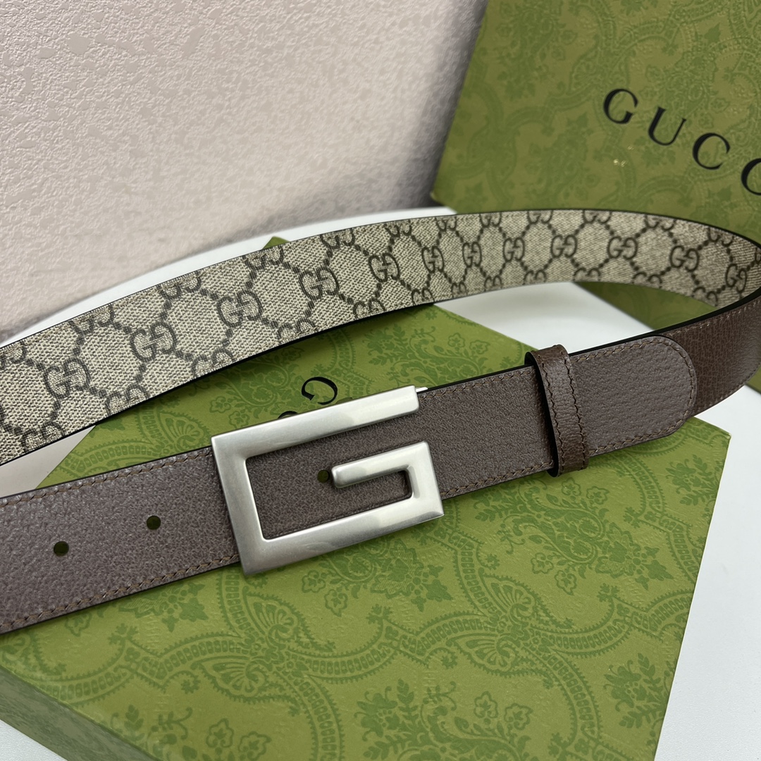 Gucci- Leather belt