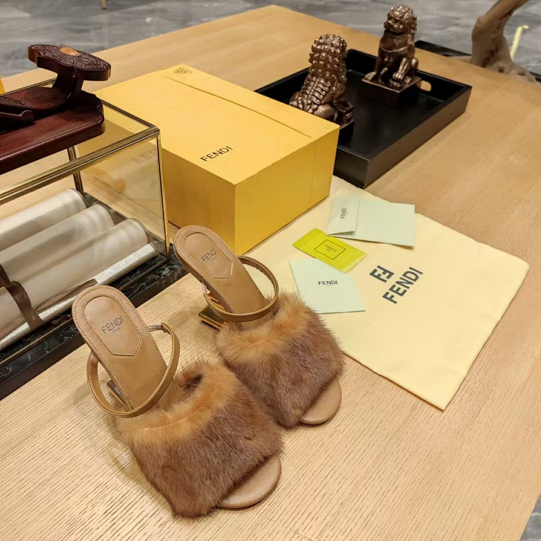 FENDI-Mink fur first shoes