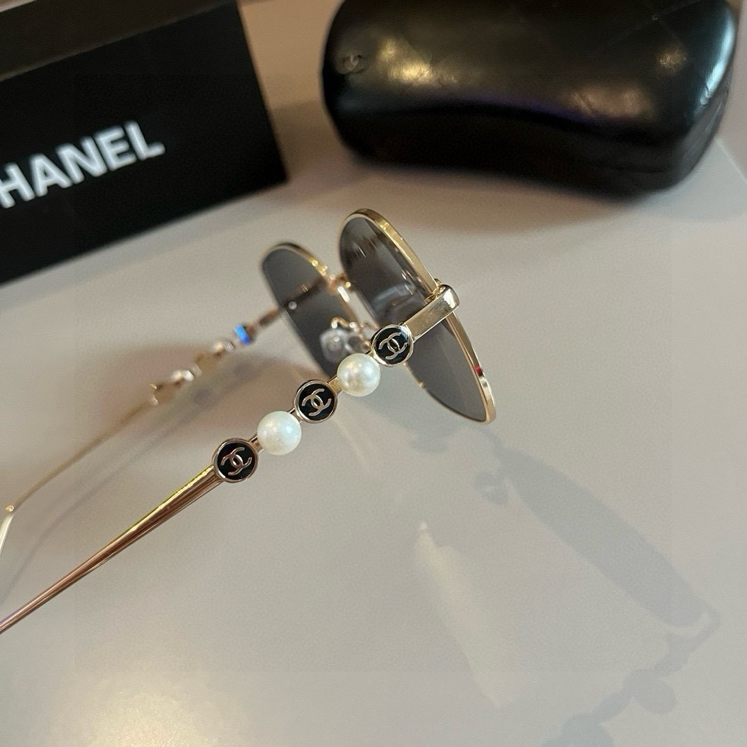 Chanel-Popular Pearl leg Sunglasses