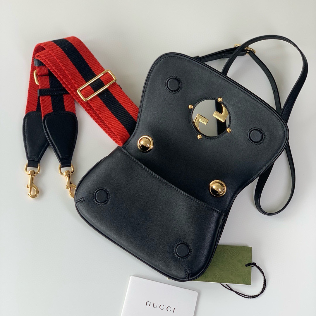 Gucci- Blondie series small handbag.