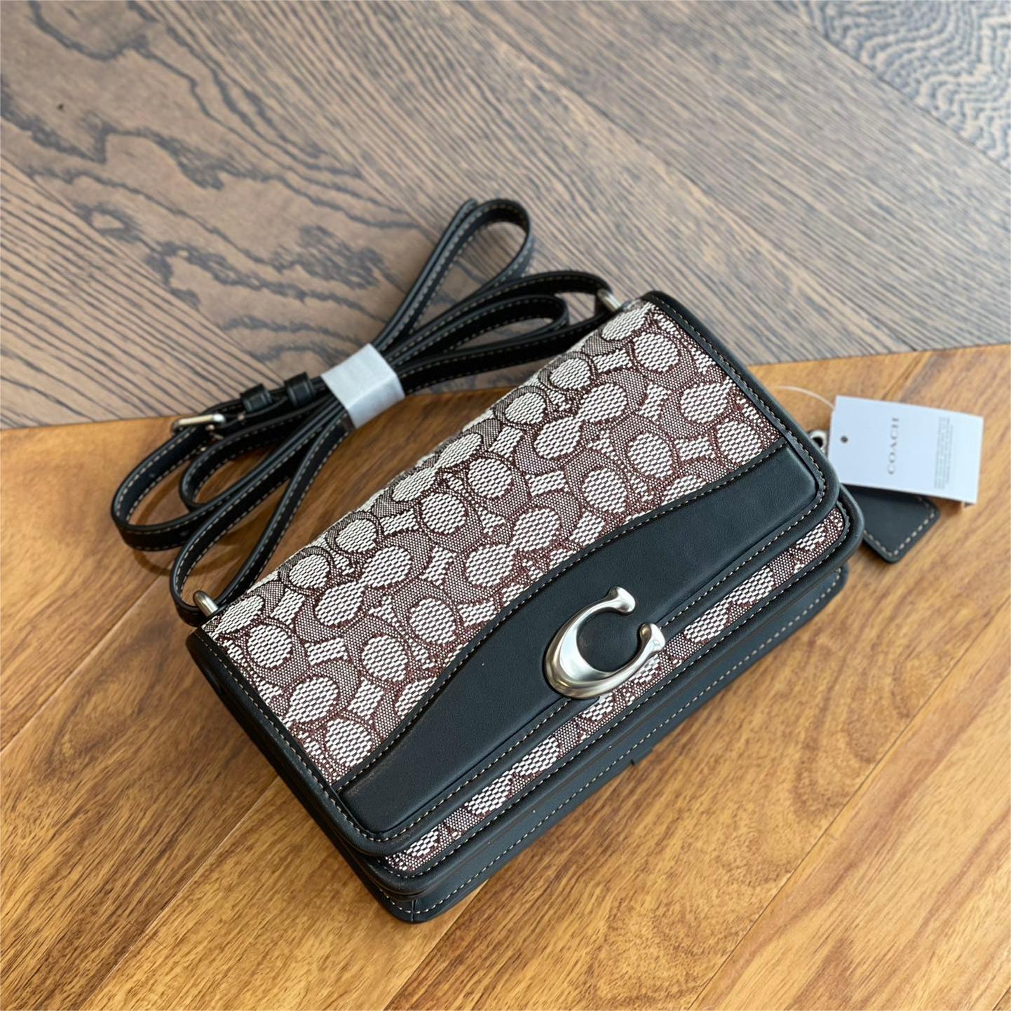 Coach-Jacquard Fabric Flip Bandit Series Single Shoulder Crossbody Bag