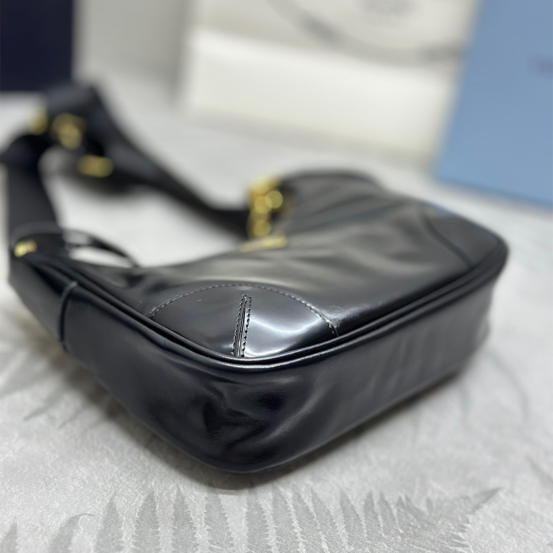 PRADA-baokuanqnylon hobo