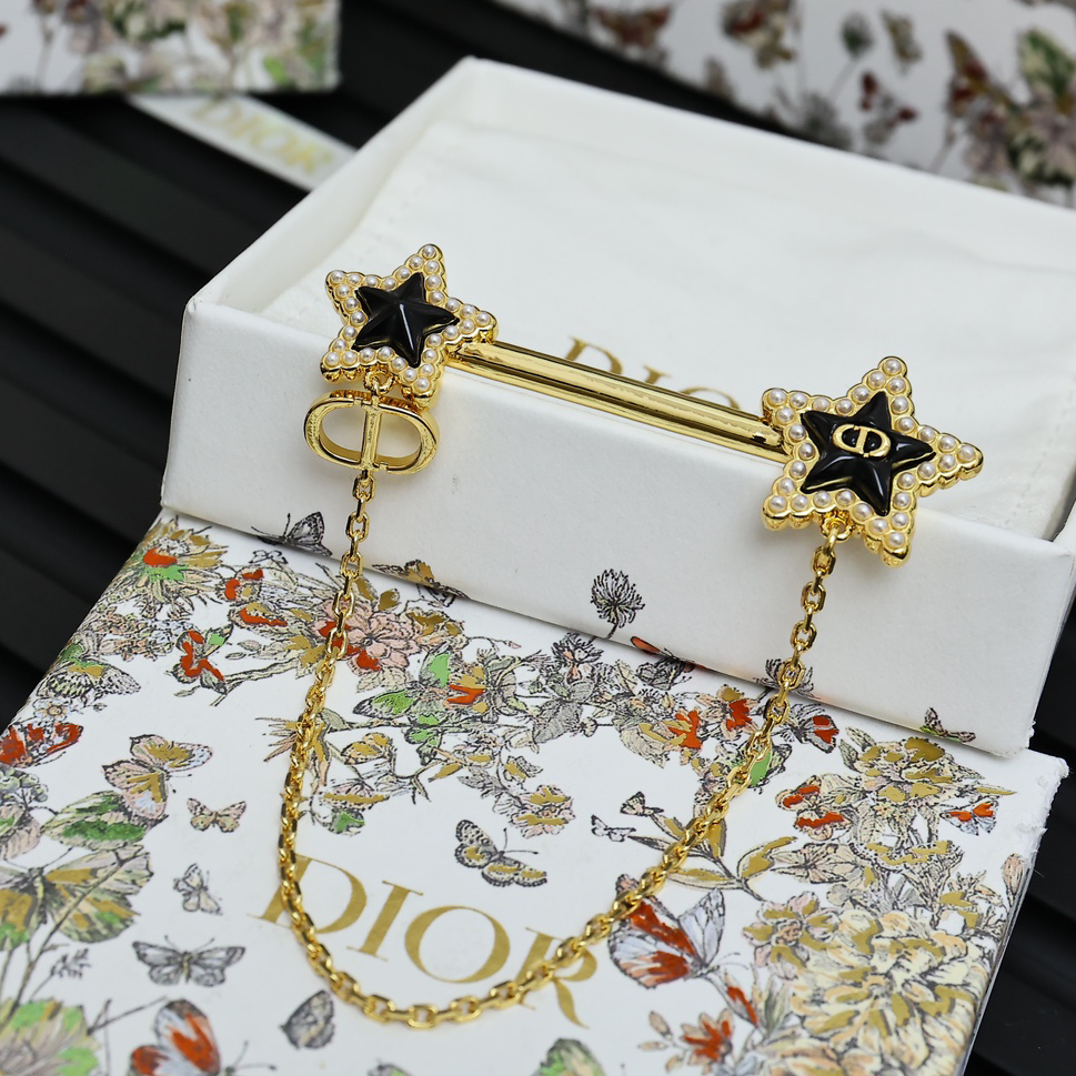 DIOR - Star chain brooch