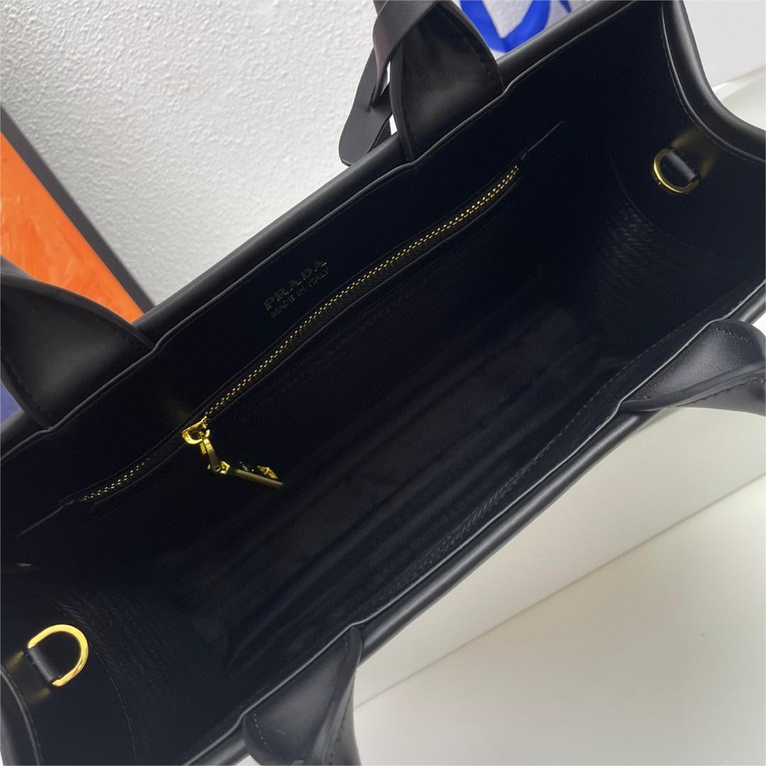 Prada-Full leather tote bag with Safiano leather handle design