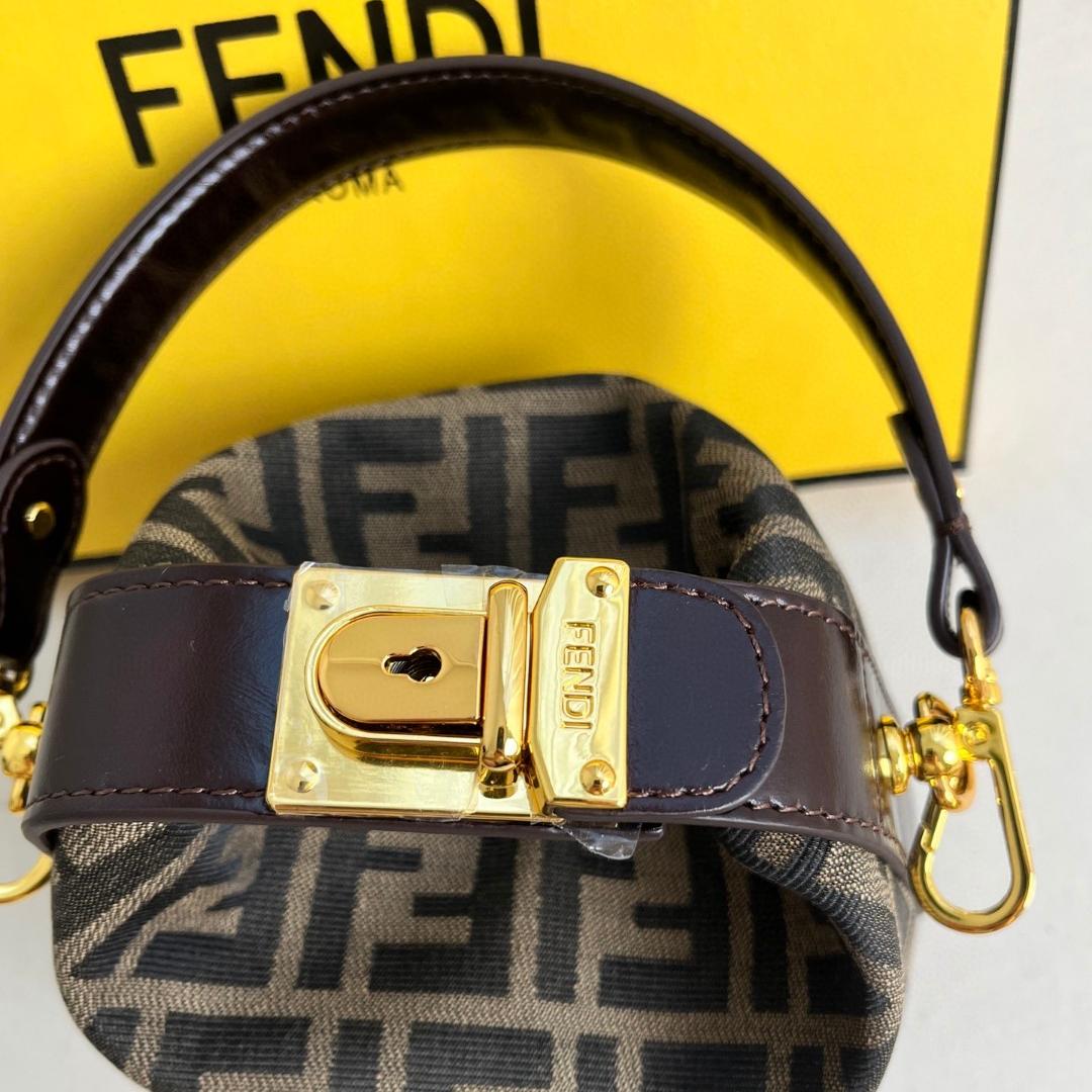 FENDI-  Lunch box second-hand bag