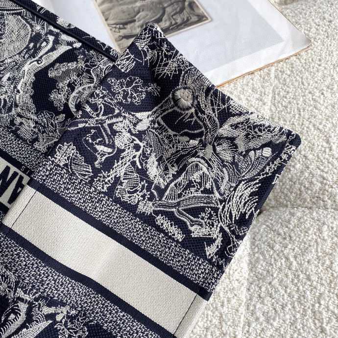 Dior-la CD Book Tote
