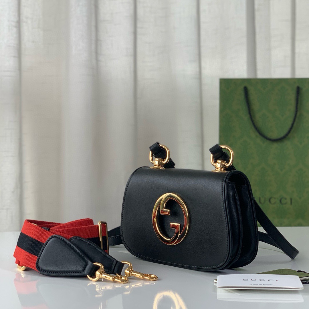 Gucci- Blondie series small handbag.