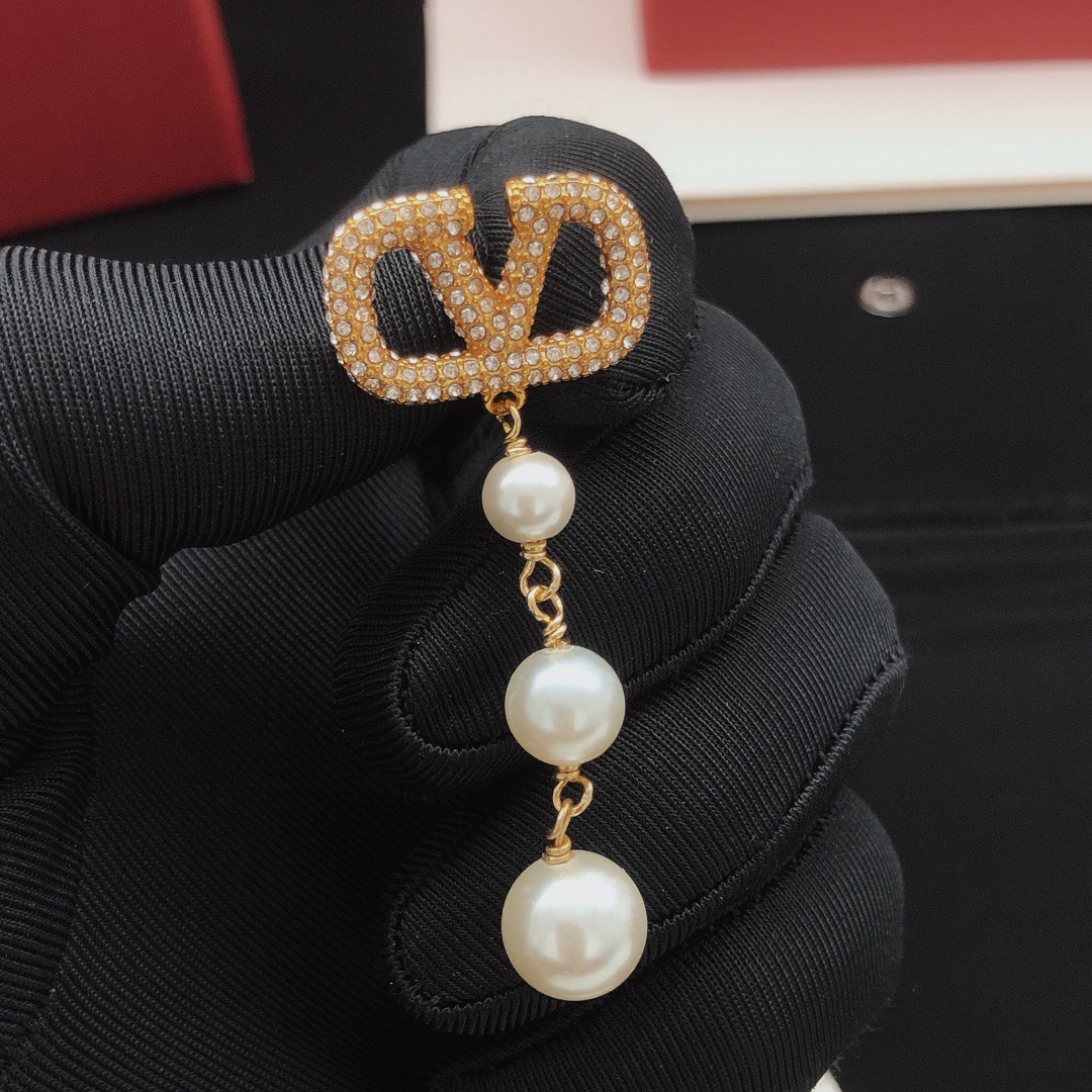 Valentino-Tassel pearl earrings