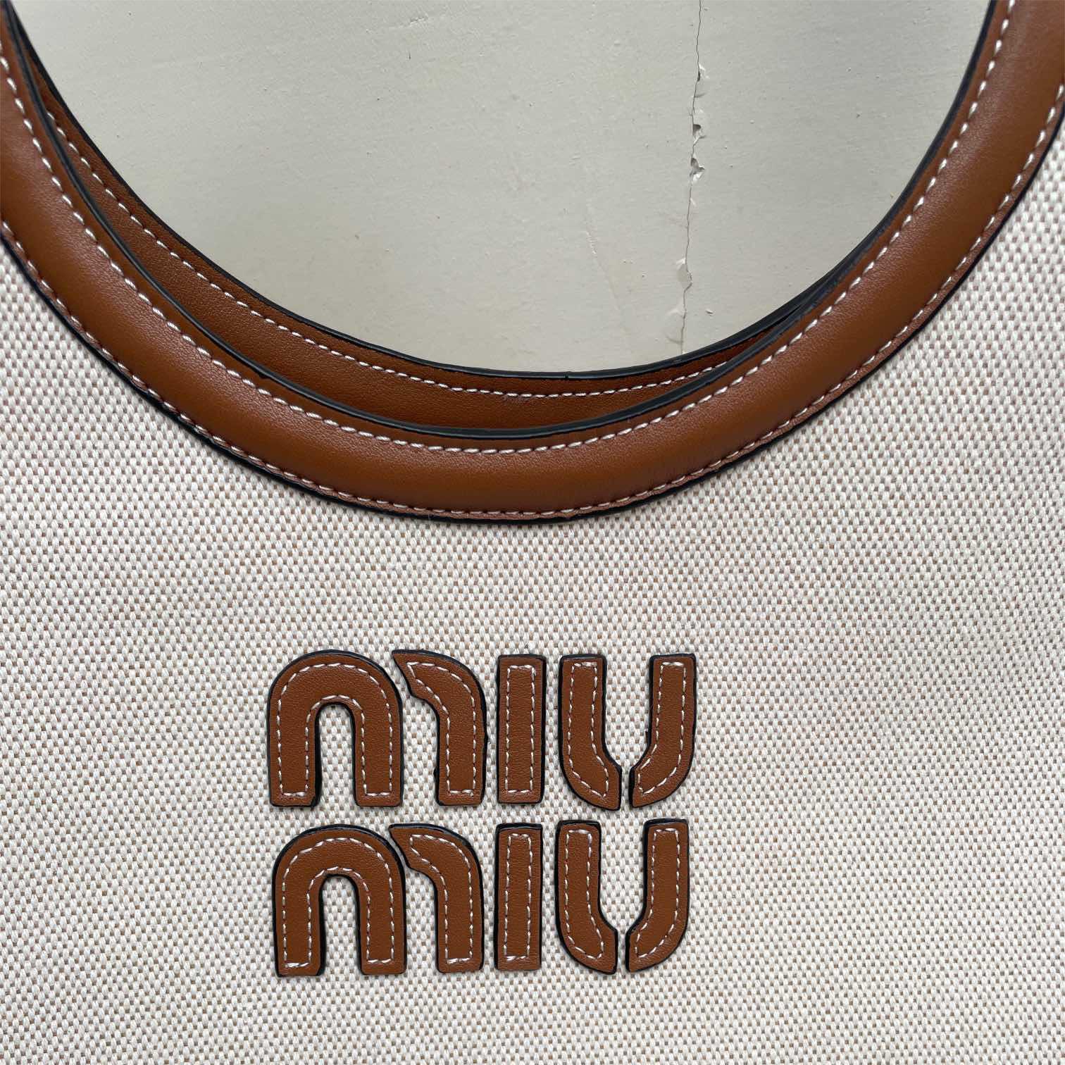 MIU MIU-isetan popup ivy