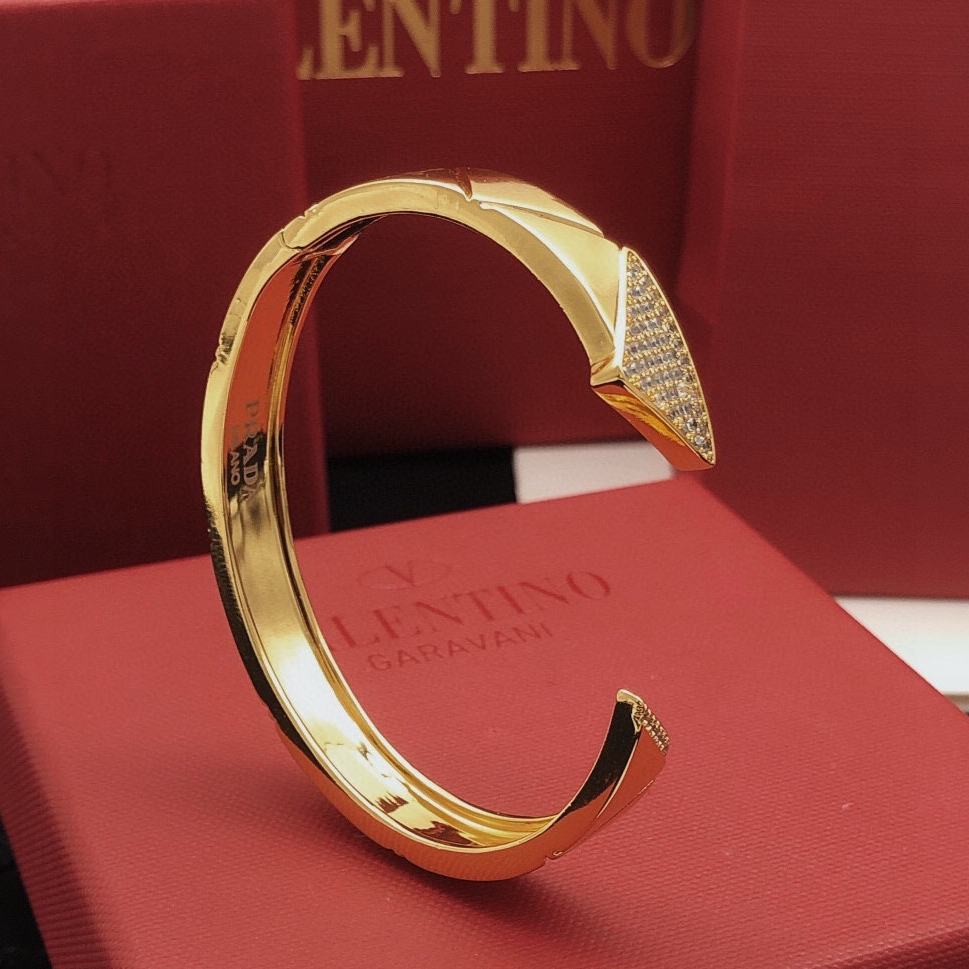 PRADA - Diamond Quilted Bracelet