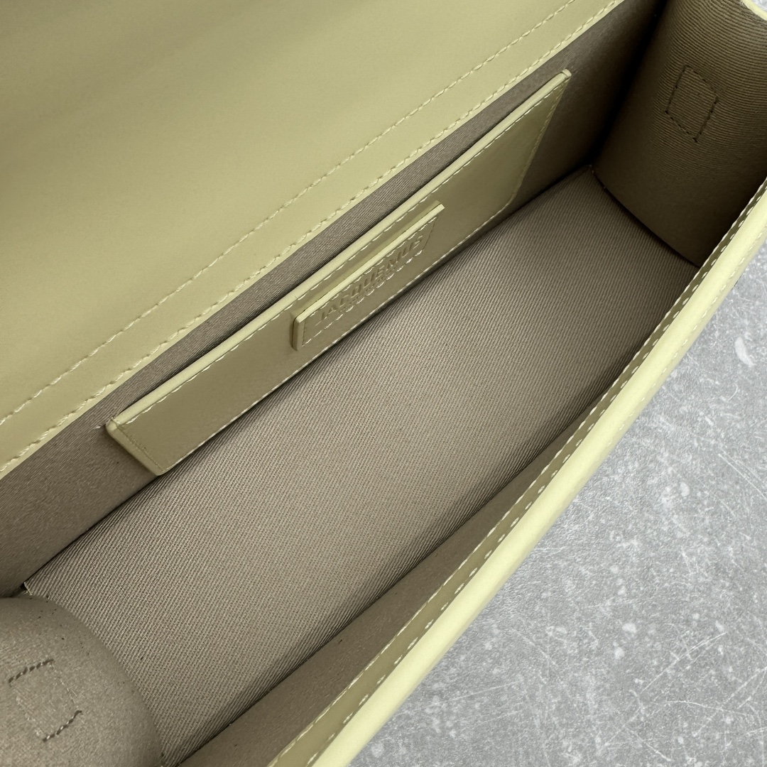 Jacquemu-Bamnino's new crossbody bag