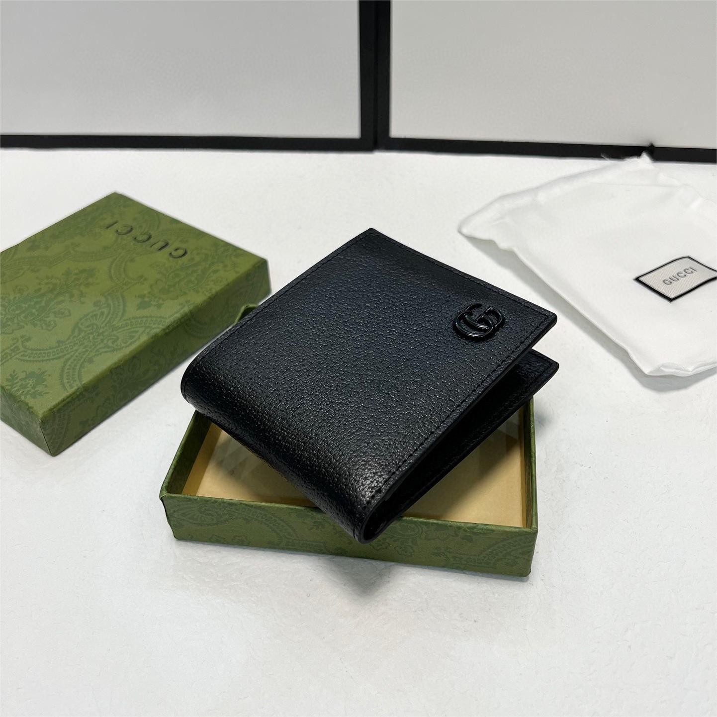 GUCCI-Marmont series leather double fold wallet