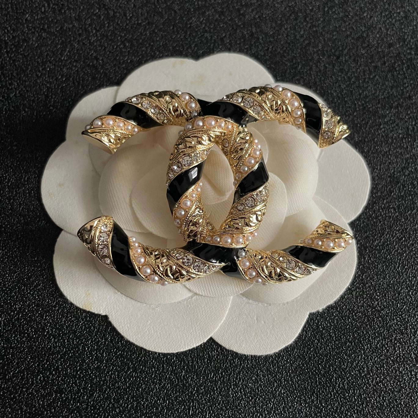 Chanel - Brooch