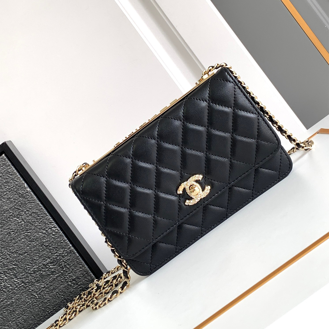 Chanel-Sheepskin Pouch