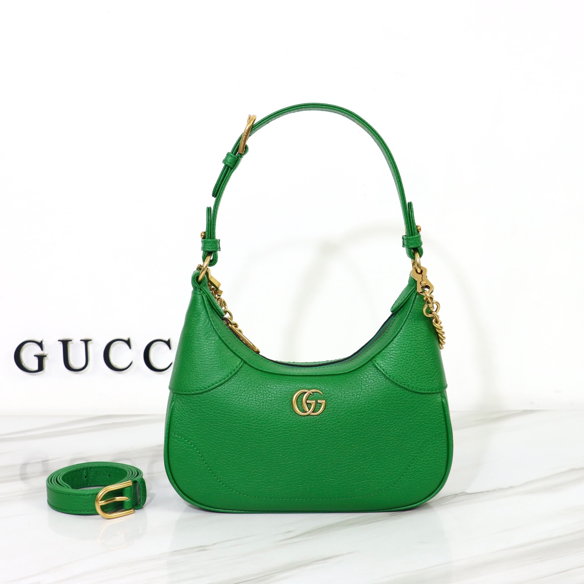 GUCCI-Cosmopone series Crescent shaped Small shoulder backpack