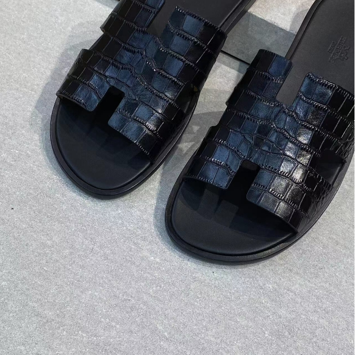 Hermes-Swift Leather Men's H Slippers