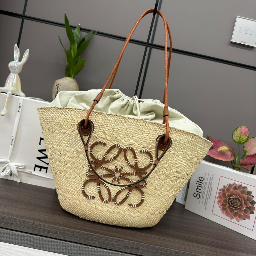 LOEWE-anagram basket