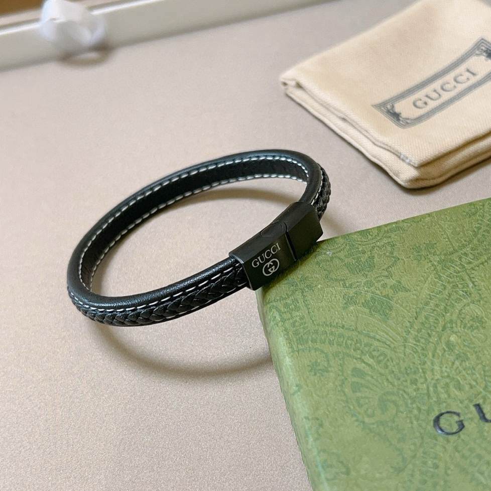 GUCCI - Head Layer Cowhide Wristband Strap