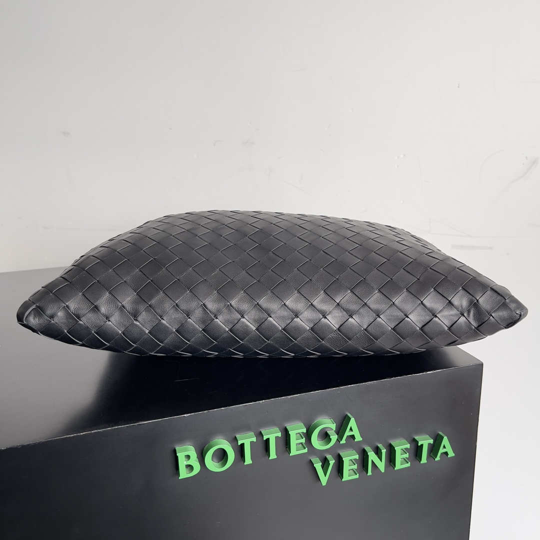 Bottega Veneta-Small Calfskin Hop Hobo Bag