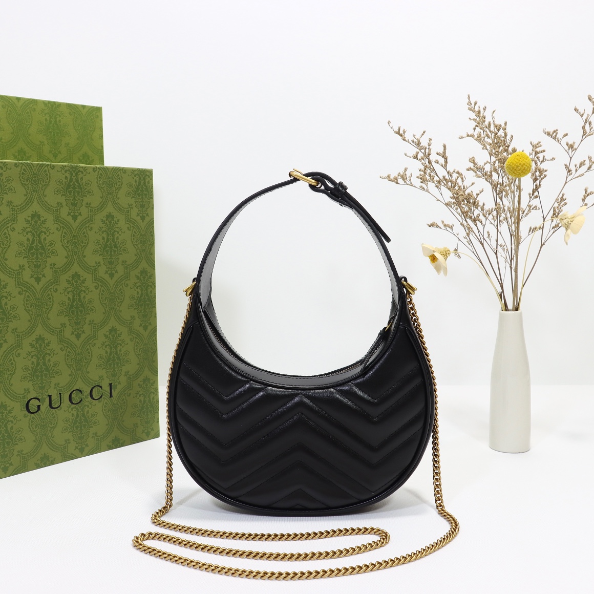 Gucci-Marmont Series Black Crescent Underarm Bag