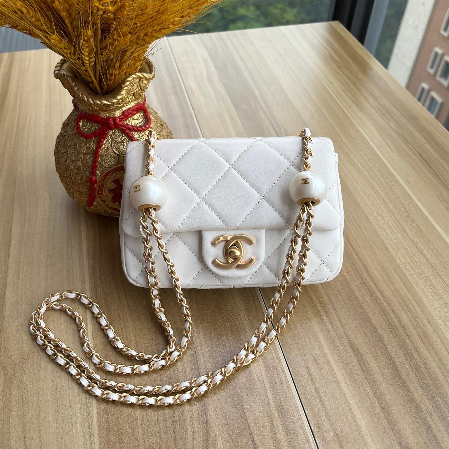 Chanel-Mini cap bag 22b