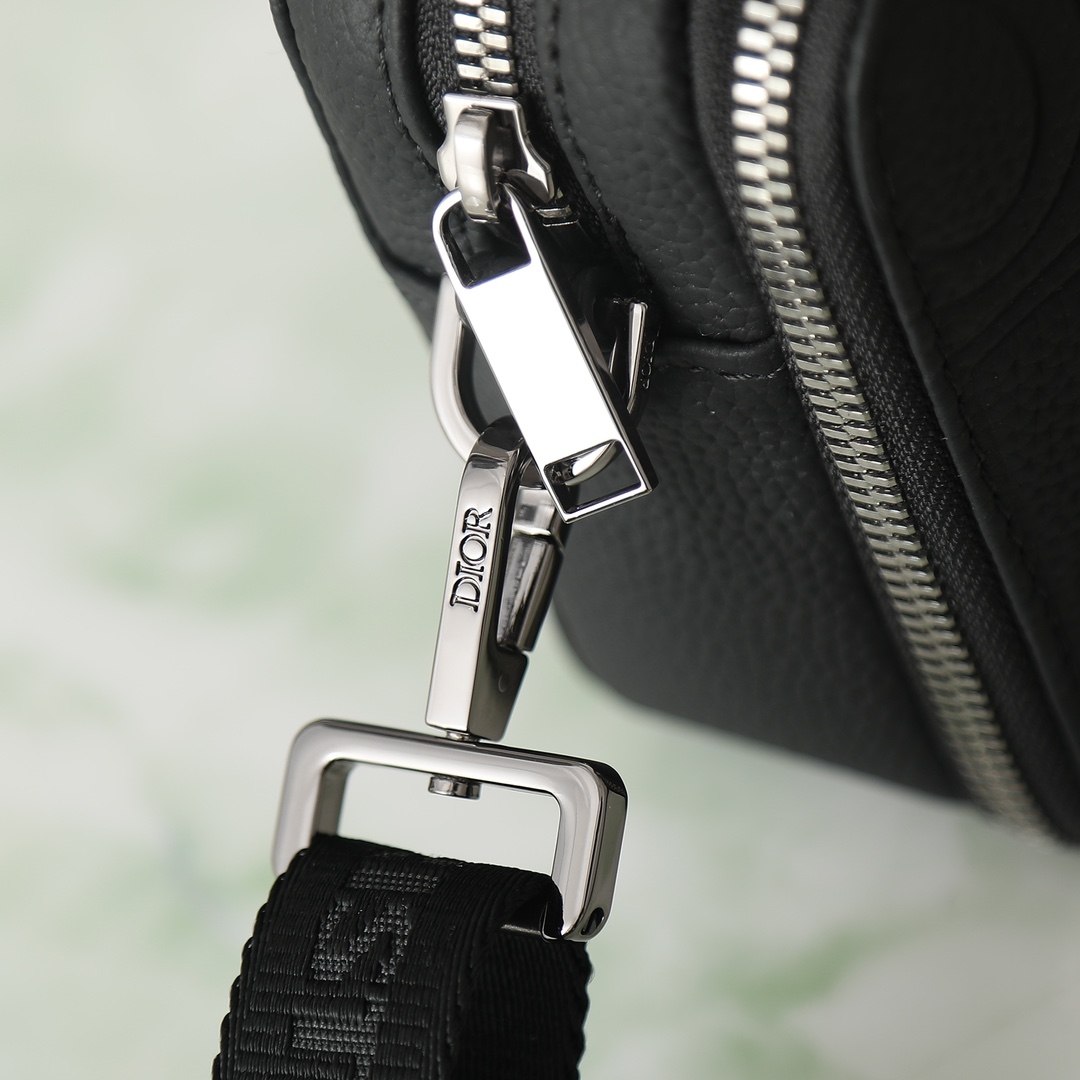 Dior-gravity cistian