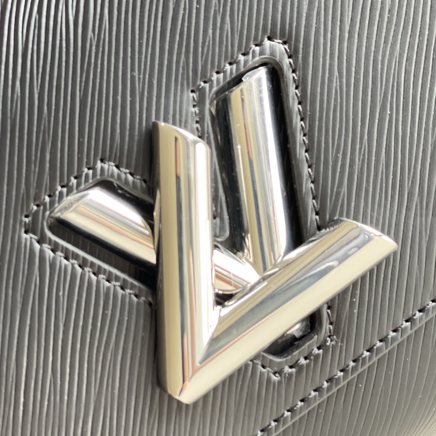 LV -Twist Medium Sliding Leather Shoulder Bag