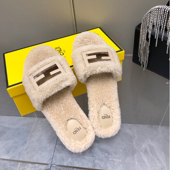 Fendi-Sheep Curly Hair Slippers