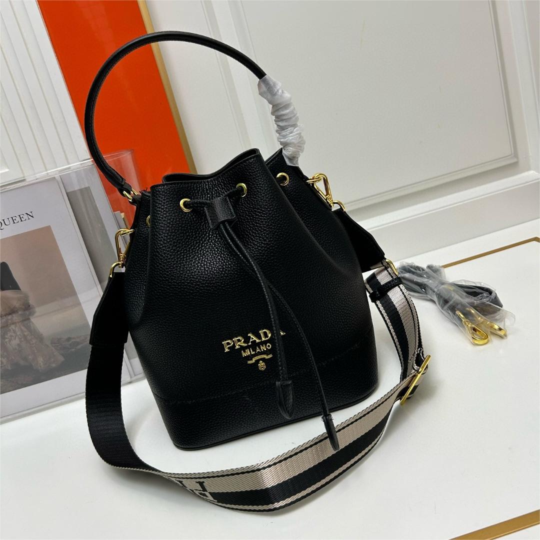 Prada-Calfskin lychee pattern