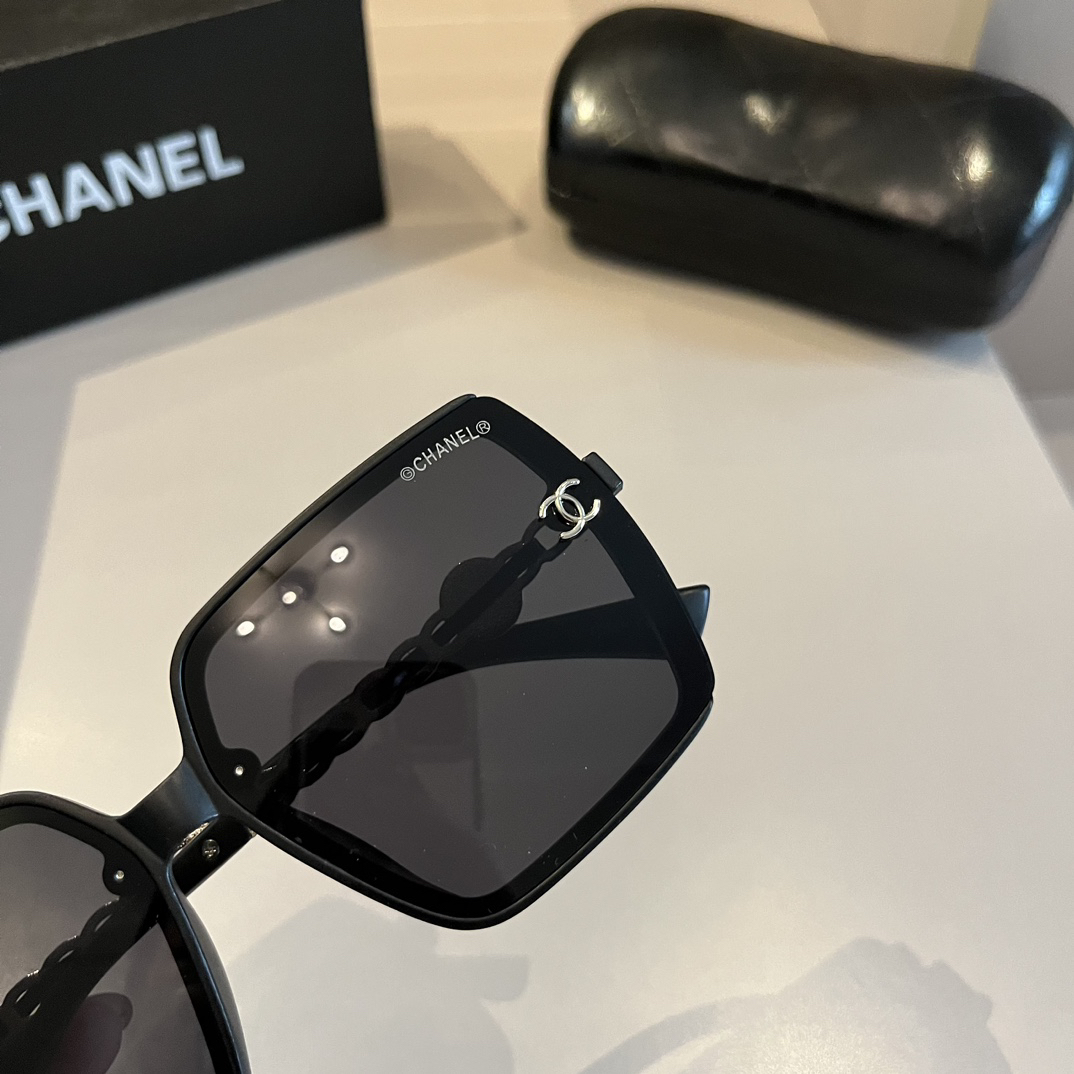 Chanel-New large frame Sunglasses
