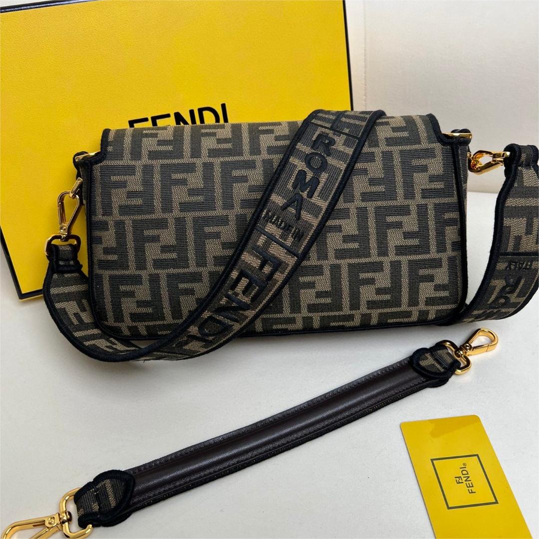 FENDI-Iconic Baguette Medium Handbag