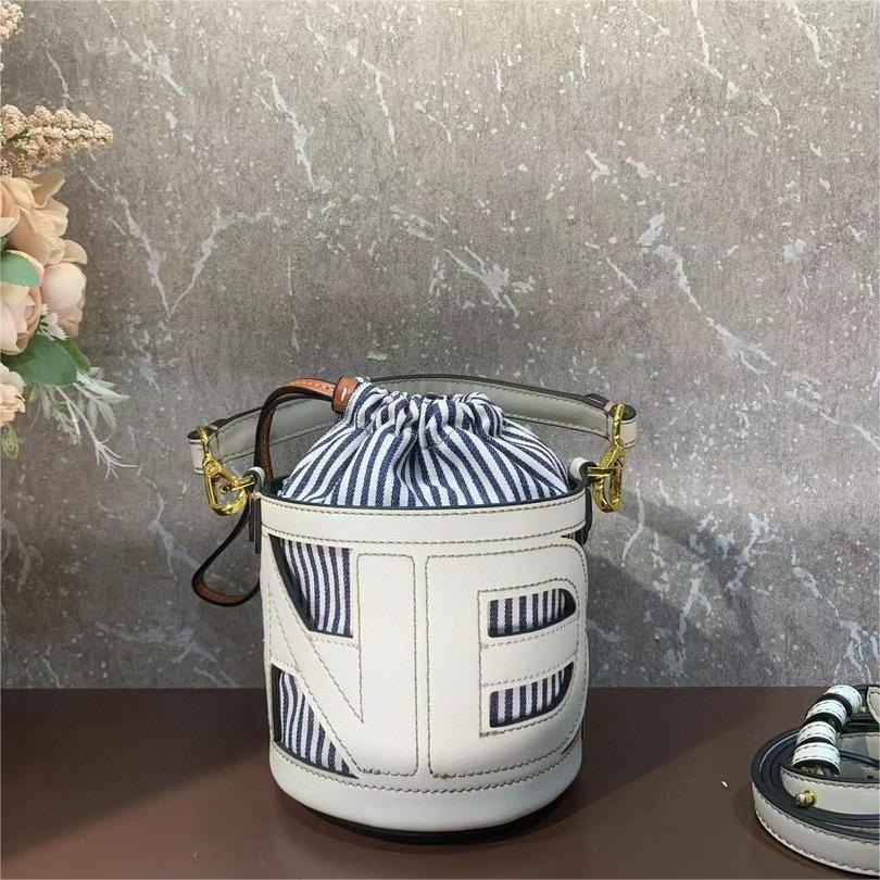 FENDI-Step out small bucket bag