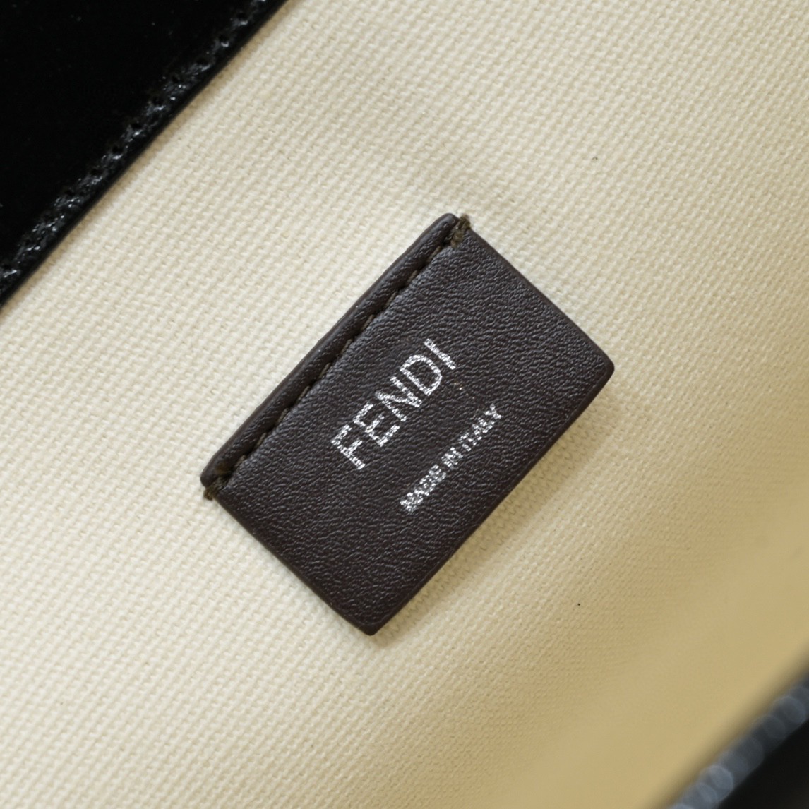 FENDI-Sunshine Medium Handbag