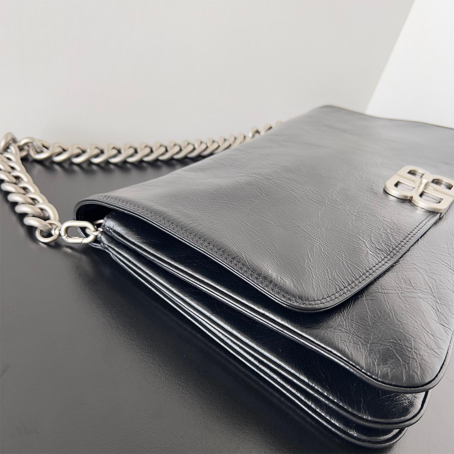 Balenciaga-23fall bb soft peach lambskin