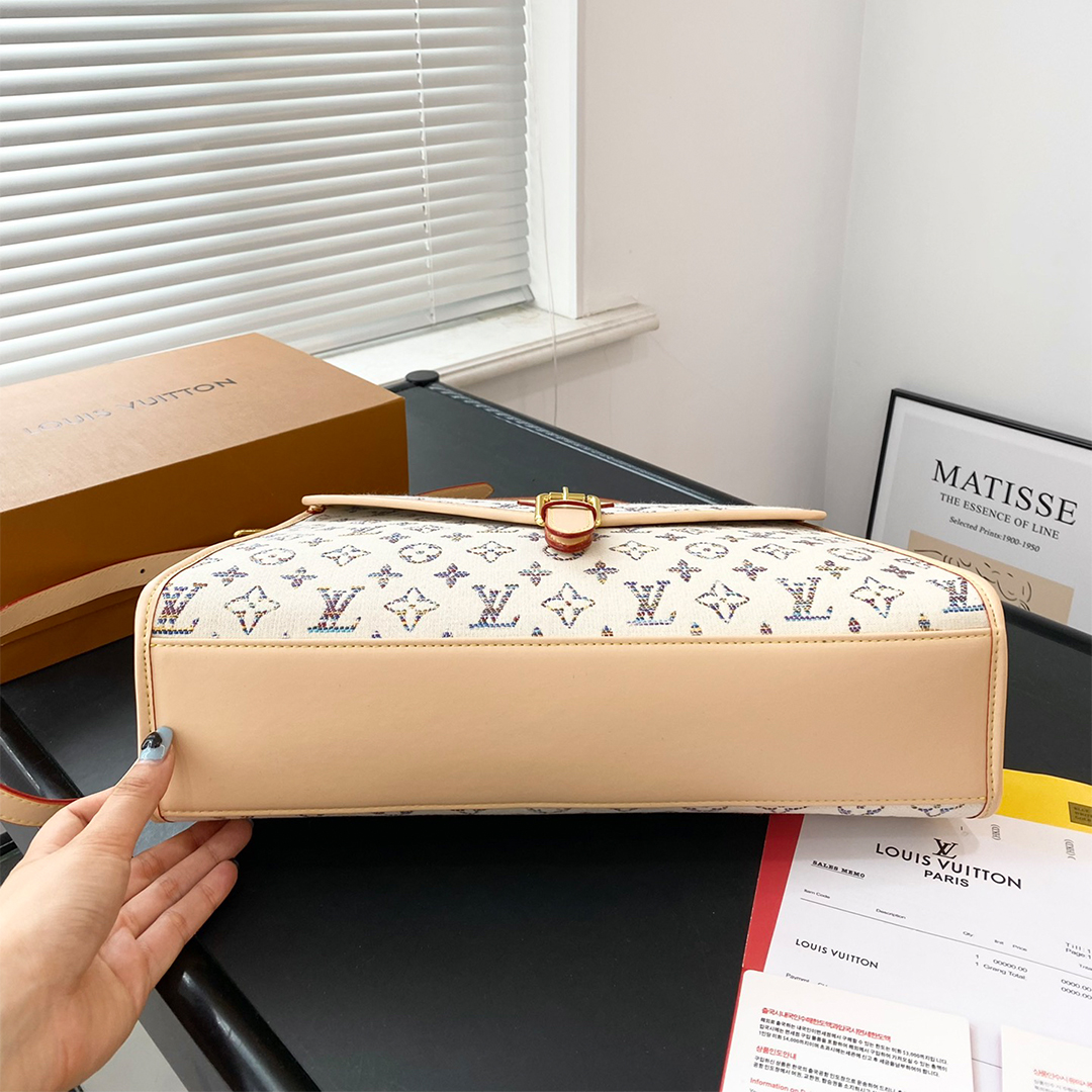 LV-24ss Navigation series embroidered messenger bag