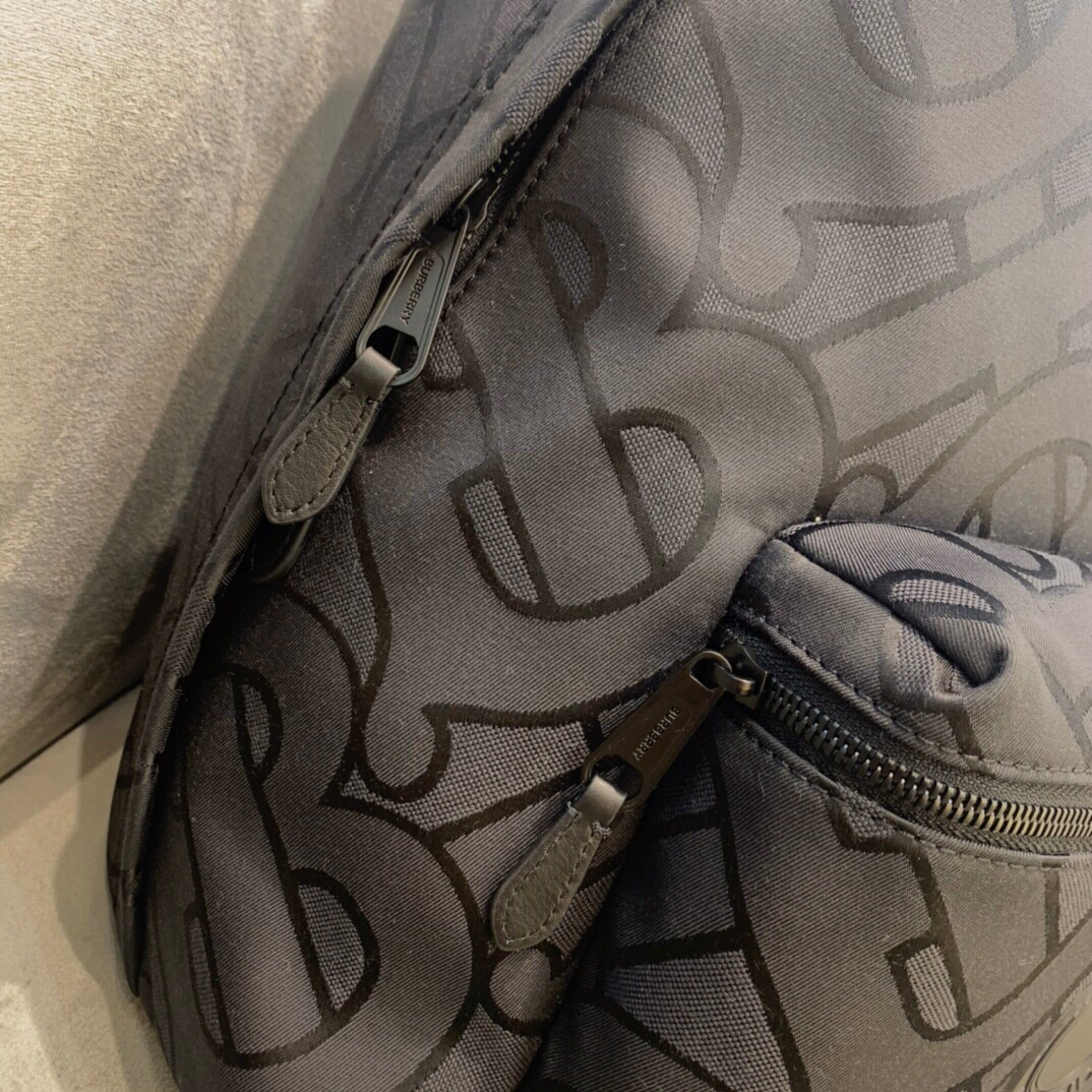 Burberry-Thomas Burr Exclusive Logo Pattern Jacquard