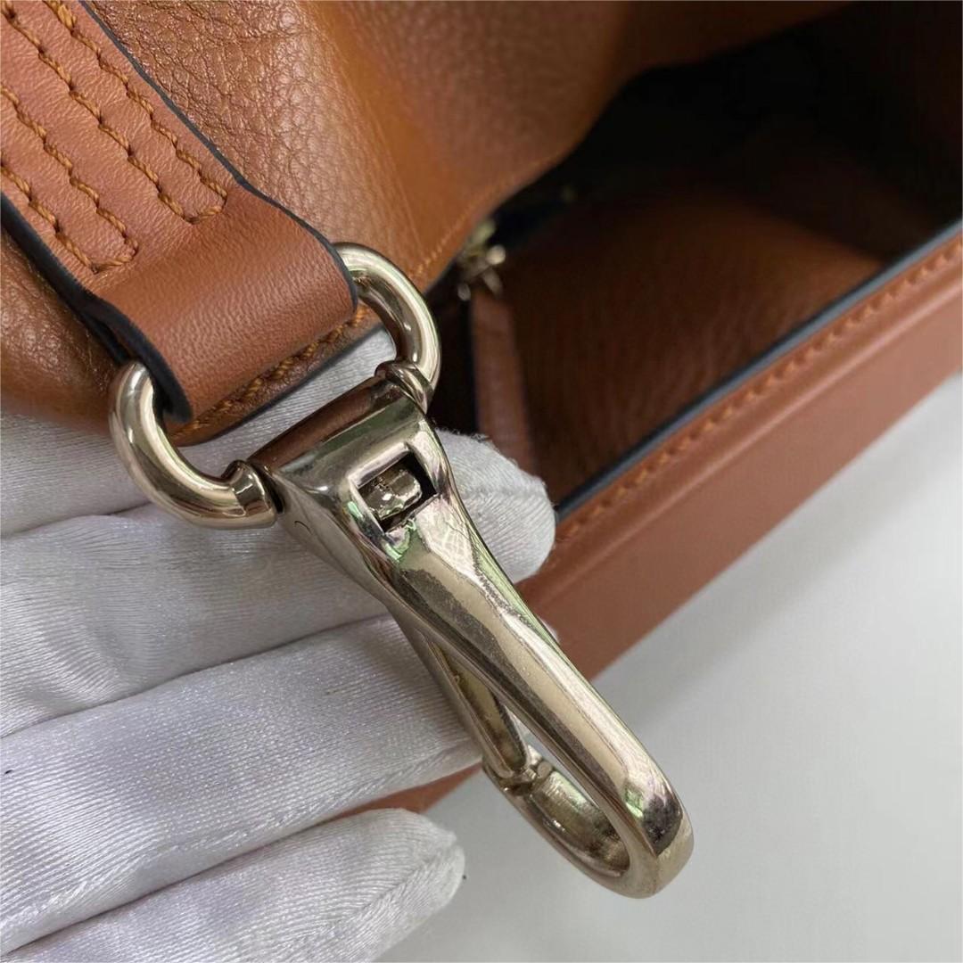 Burberry-The Ashby handbag