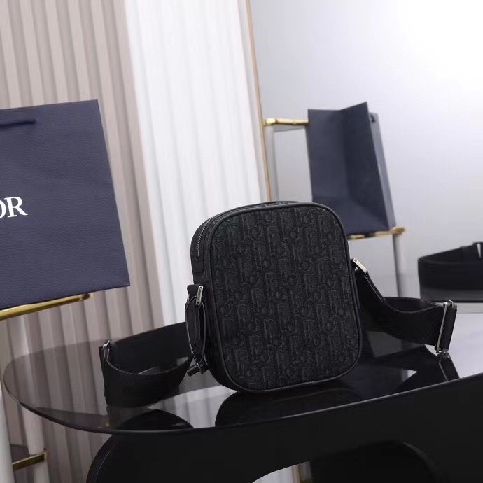 Dior-Japanese crossbody bag messenger bag black