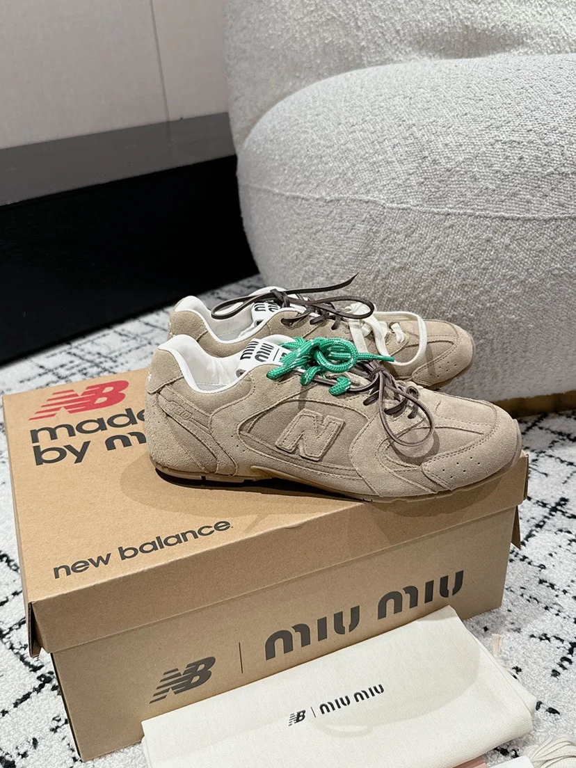 Dior-Miss Dior top handle leather handbag