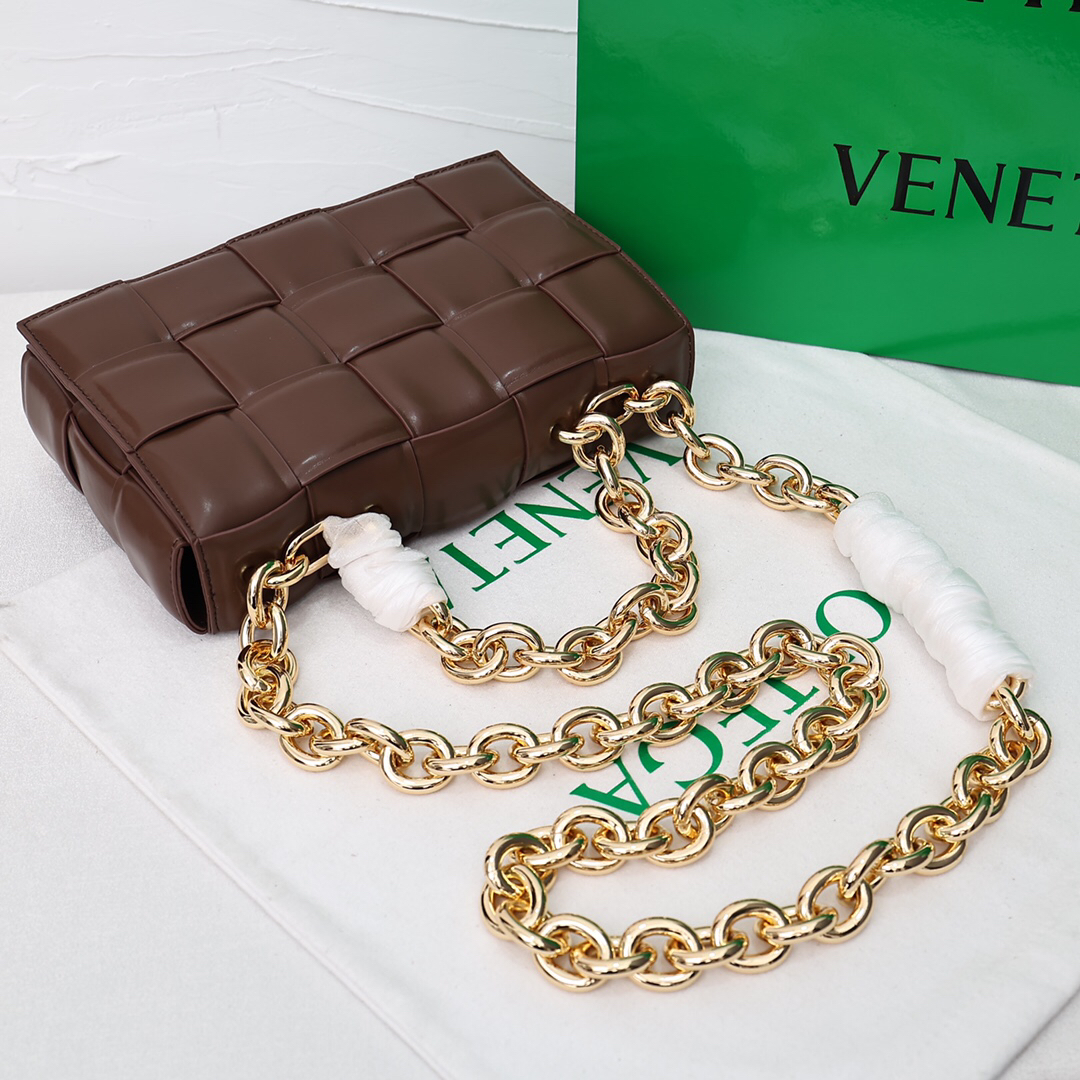 BV-Padded cassette chain pillow bag