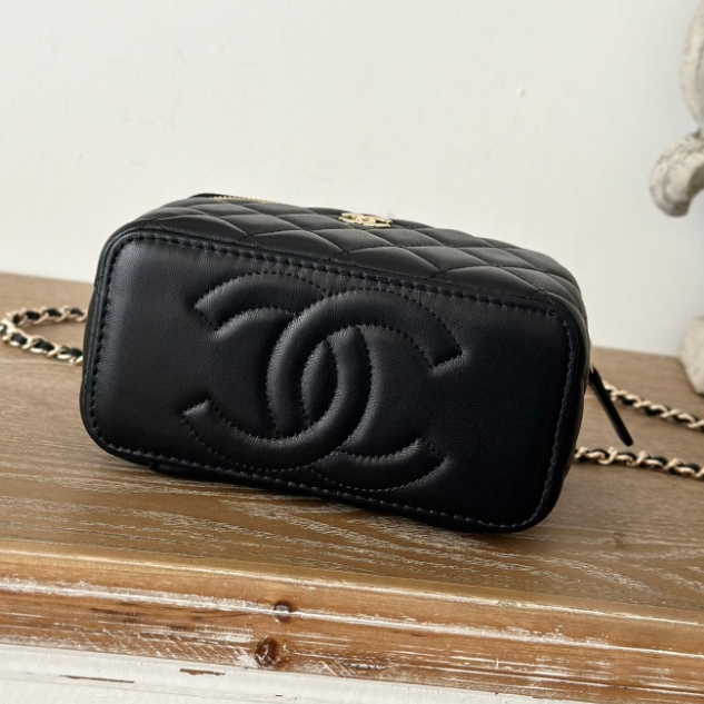 Chanel-Metal Handheld Box Bag