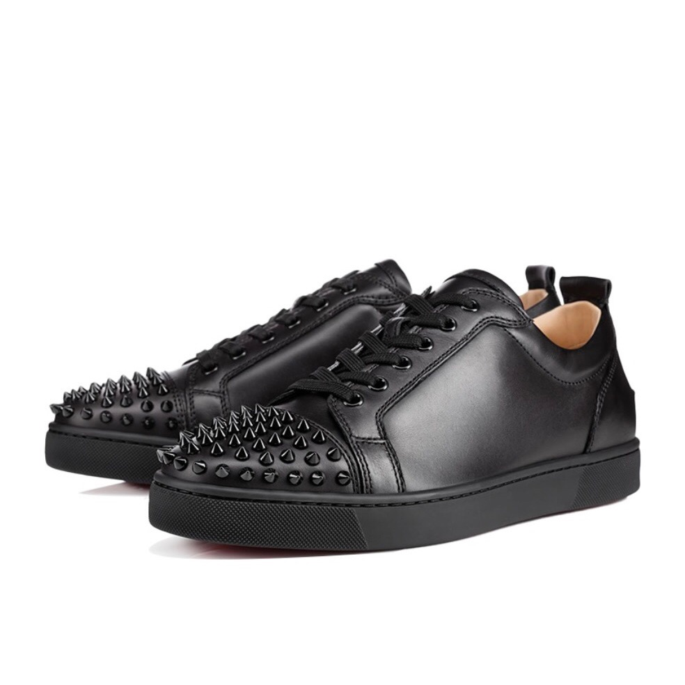 Christian Louboutin - louis junior spikes Low Top Black.