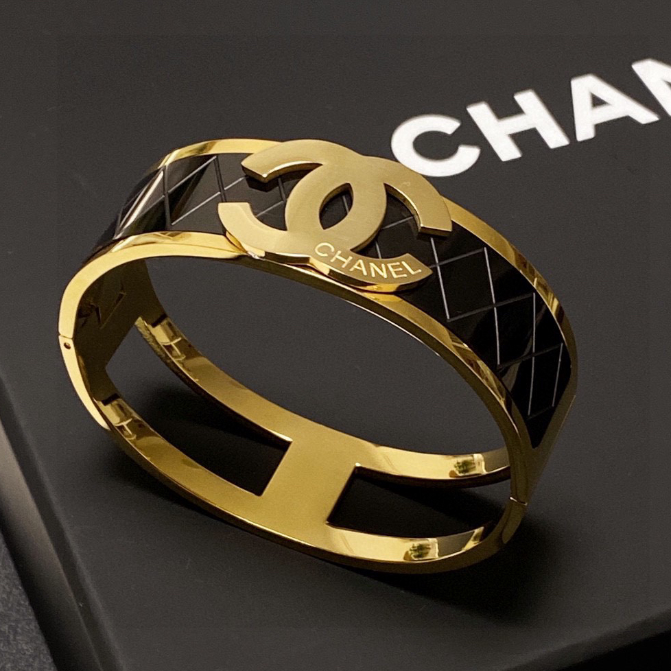 CHANEL - Wide Diamond Grid Bracelet