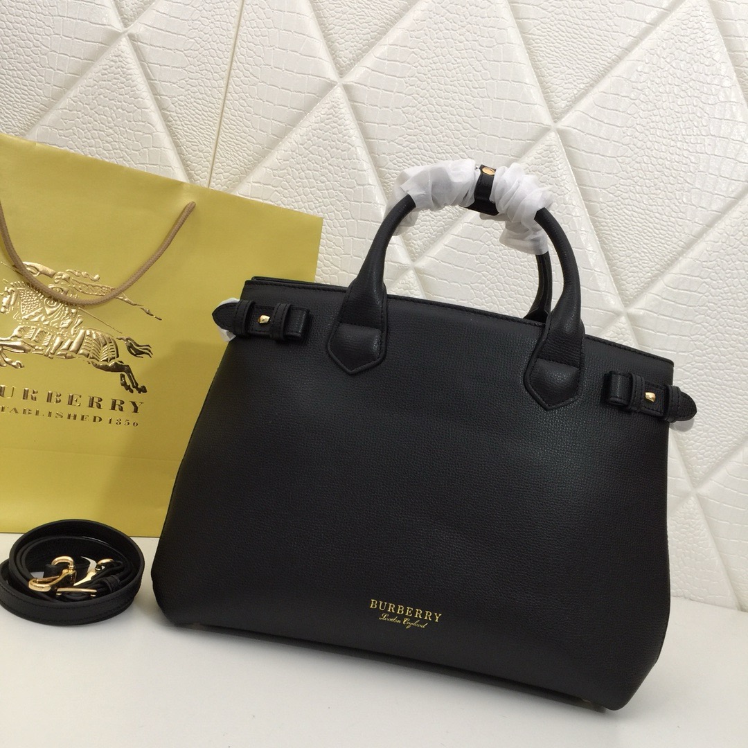 Burberry-The Banner handbag heritage archive